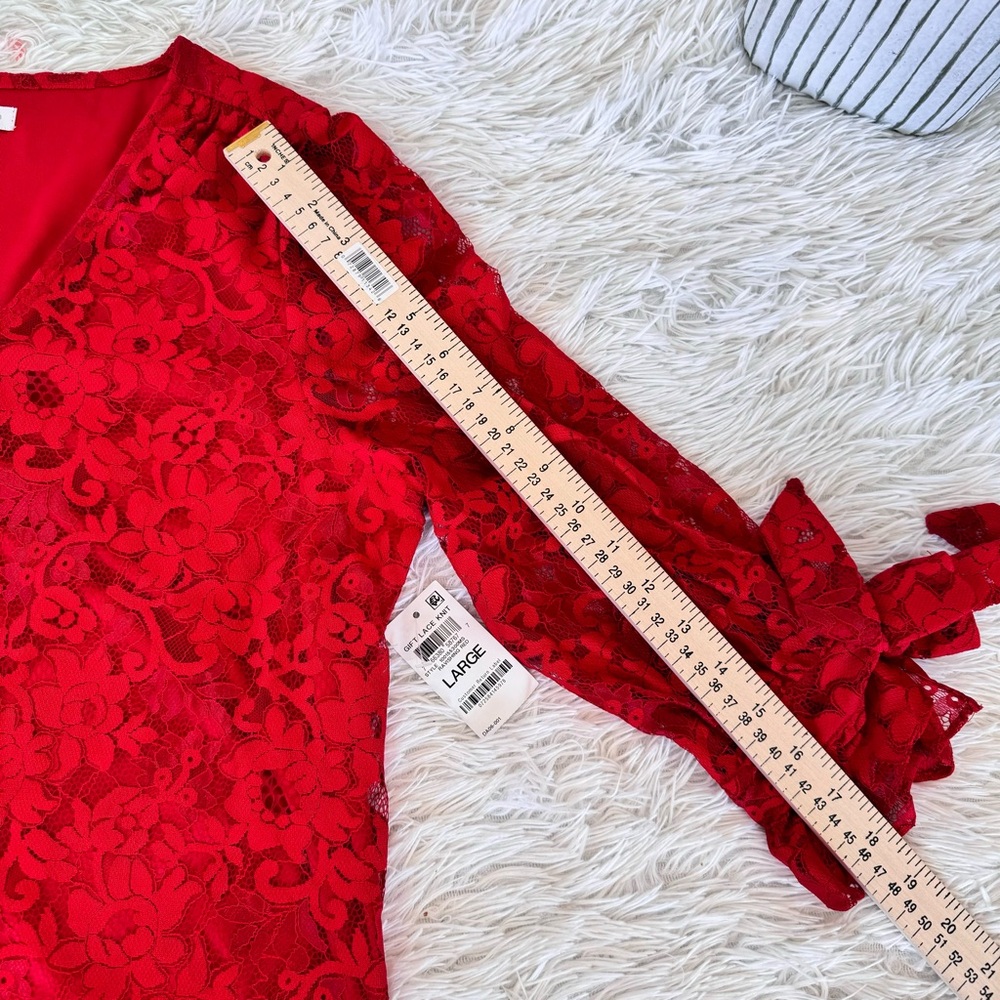 Charter Club Lace overlay blouse with 3/4 sleeves and cuff ties. Size Large - Picture 8 of 17